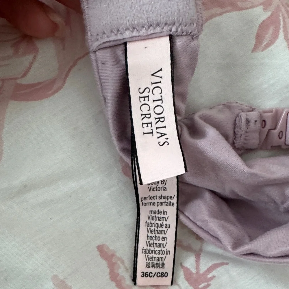 Victoria's Secret Lace Body By Victoria Bra in Lavender - Picture 2 of 9